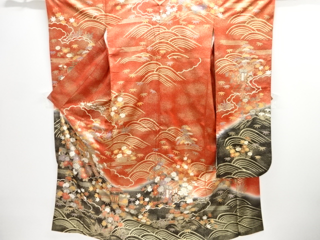 御所車に草花模様刺繍振袖